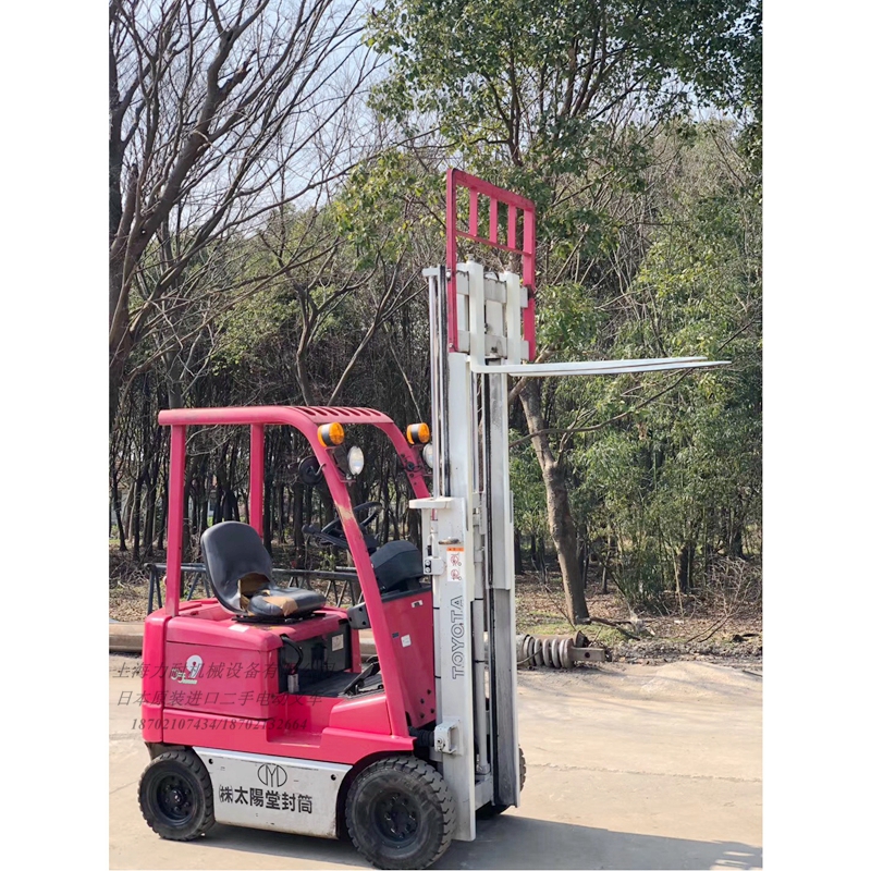 直銷原裝豐田進(jìn)口二手電動叉車0.9噸小型電叉車可進(jìn)電梯
