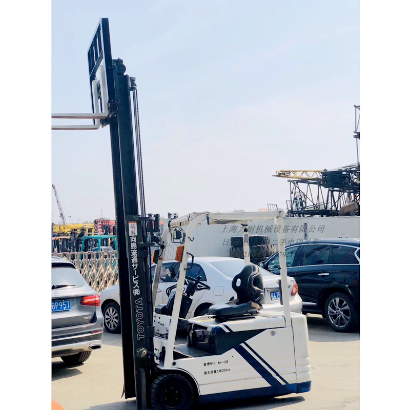 二手原裝進(jìn)口三支點式豐田1.8噸電動叉車帶側(cè)移升高3米不帶鏟角