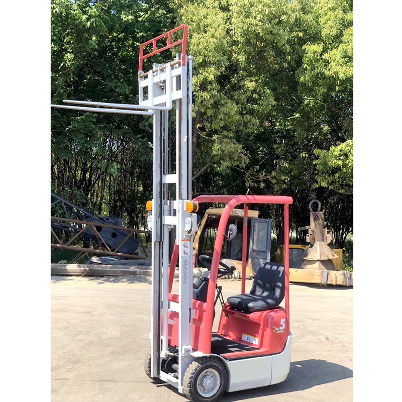 原裝小型電瓶叉車進(jìn)口豐田0.5噸二手電動(dòng)叉車電動(dòng)堆高搬運(yùn)車